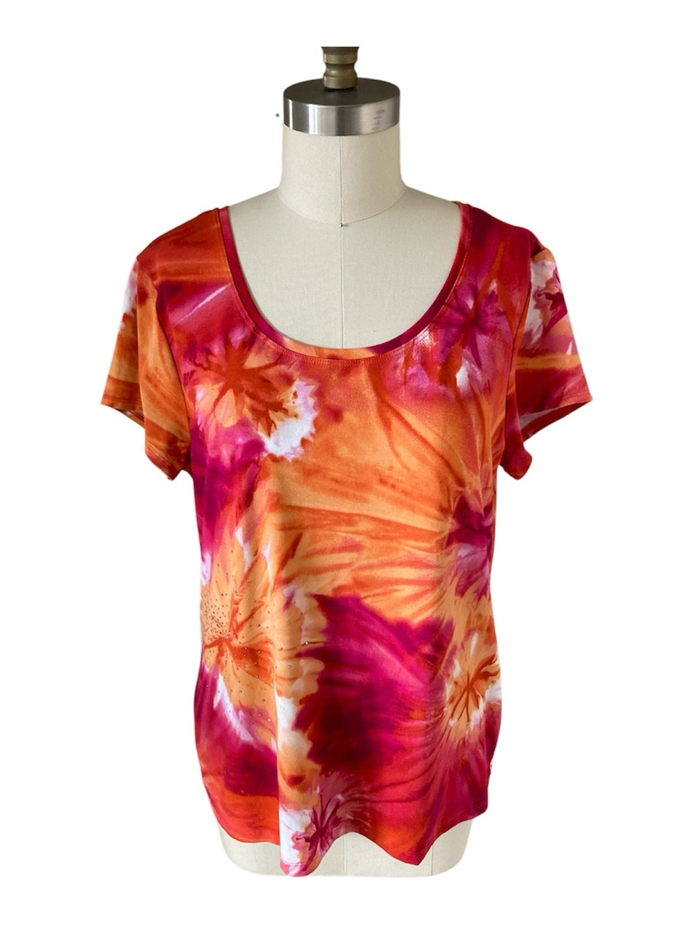 Scoop Neck Short-Sleeve Floral Tie-Dye Tee in Orange & Pink